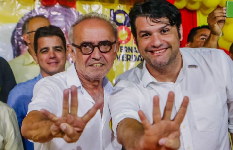 Cícero transmitiu o cargo para Léo Bezerra