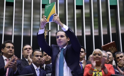 Hugo Motta na presidência do Brasil em março