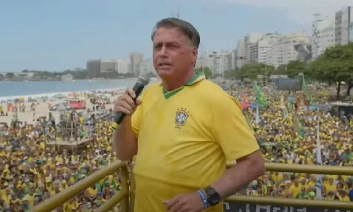 Bolsonaro pede que o povo continue lutando