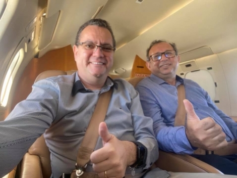 O avião da FAB serviu também para alegrar a vida de assessores do senador
