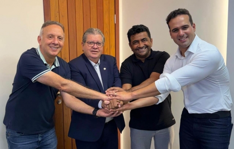 Com Aguinaldo e João, Mô formaliza apoio a Lucas