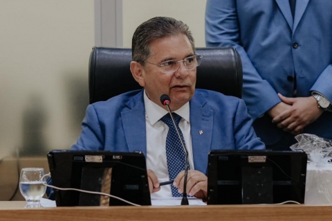 Adriano tem apostado nas Sessões Itinerantes