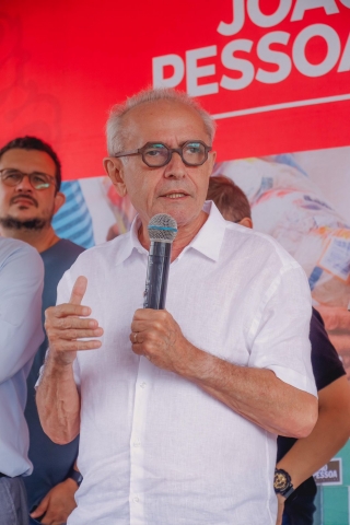 Cícero Lucena investe nos bairros mais necessitados